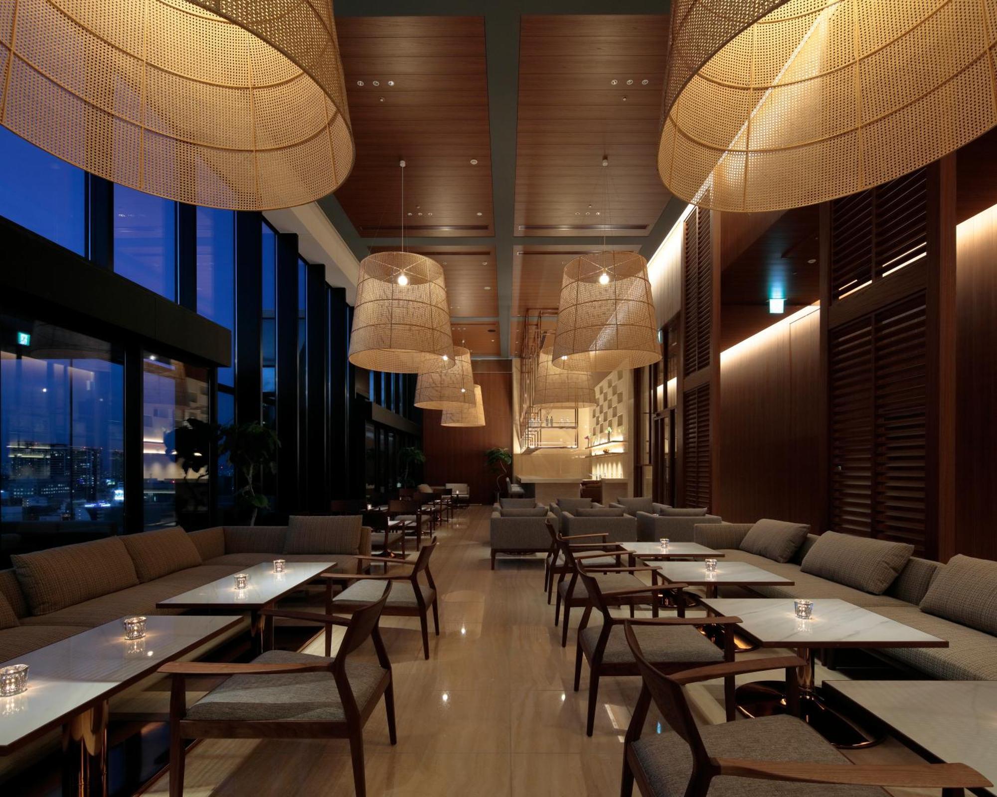 Candeo Hotels Osaka The Tower Exterior photo The lounge at the airport