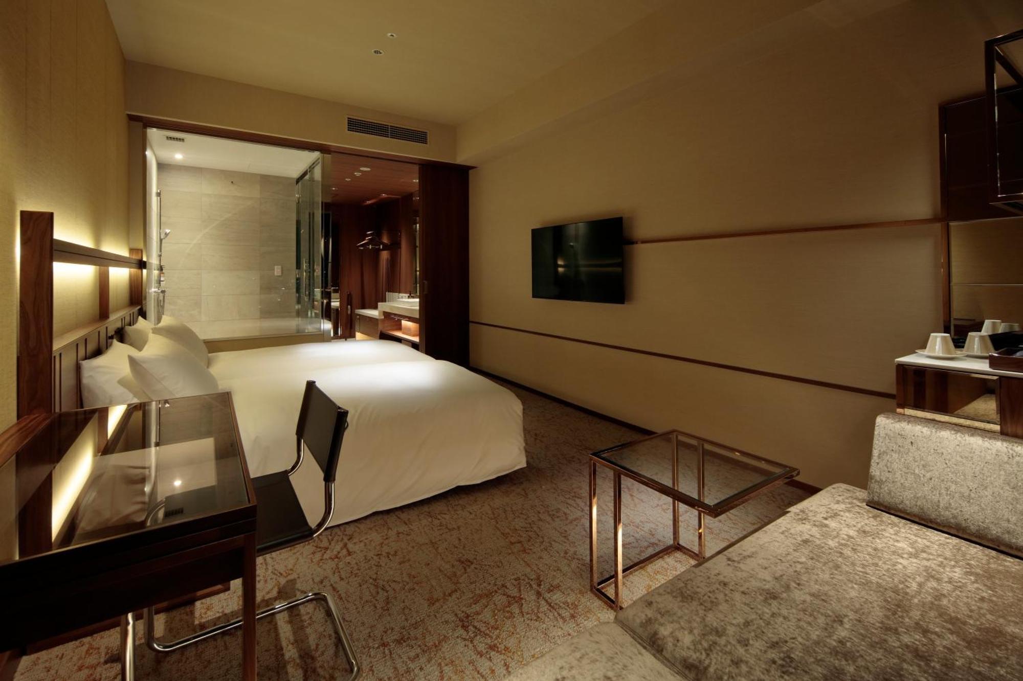 Candeo Hotels Osaka The Tower Room photo A room at the hotel