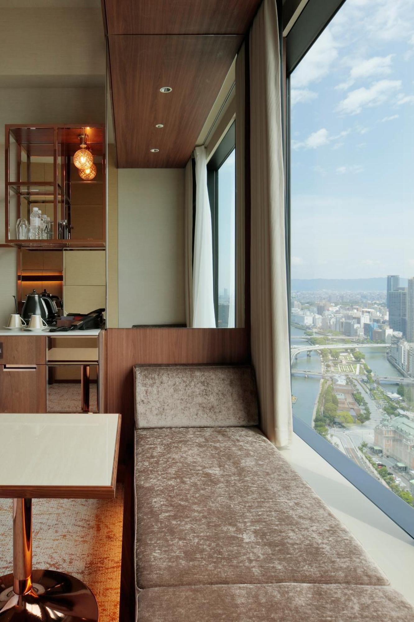 Candeo Hotels Osaka The Tower Exterior photo A view of the River Rhine from the hotel