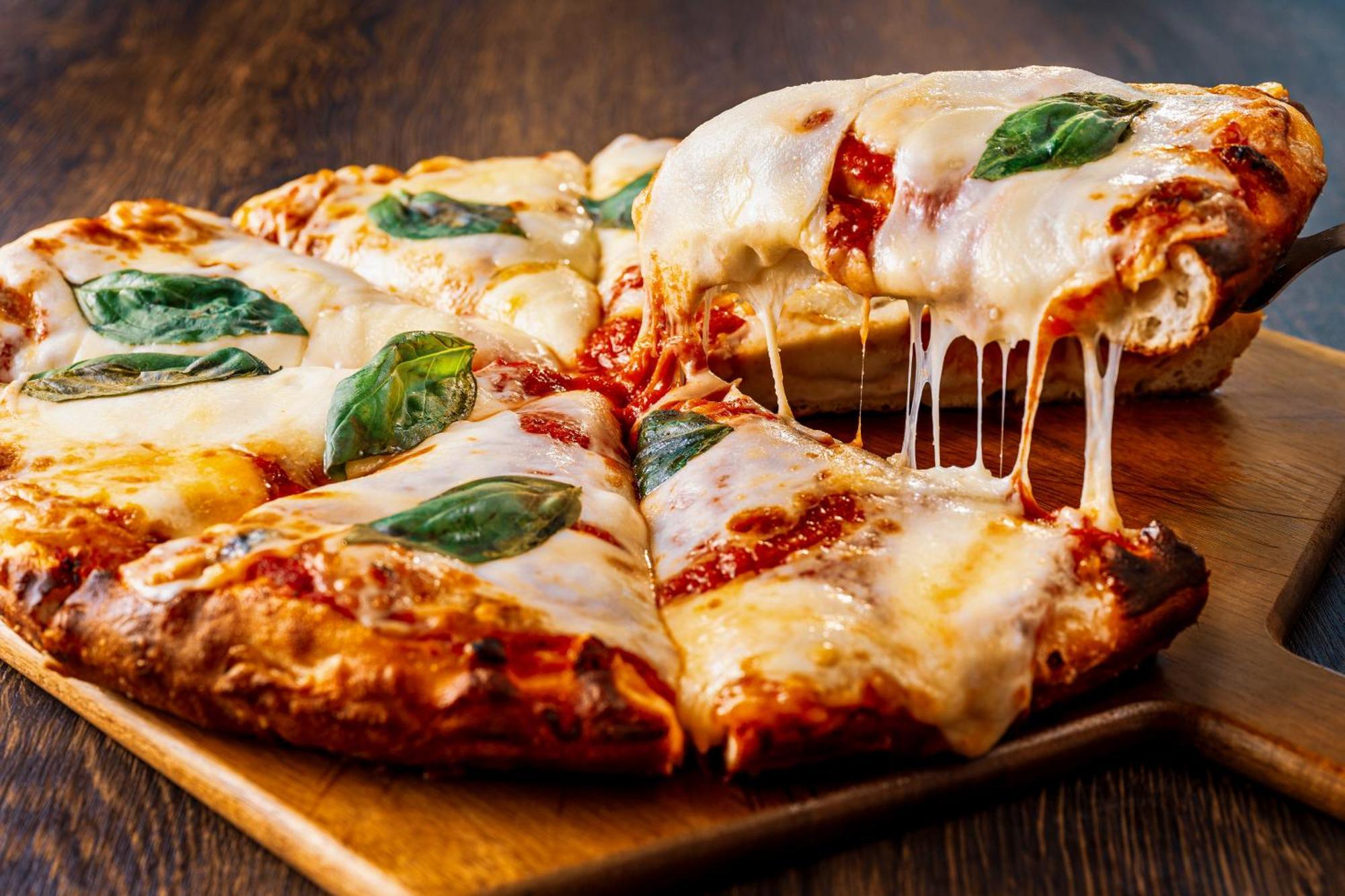 Candeo Hotels Osaka The Tower Exterior photo A cheese pizza