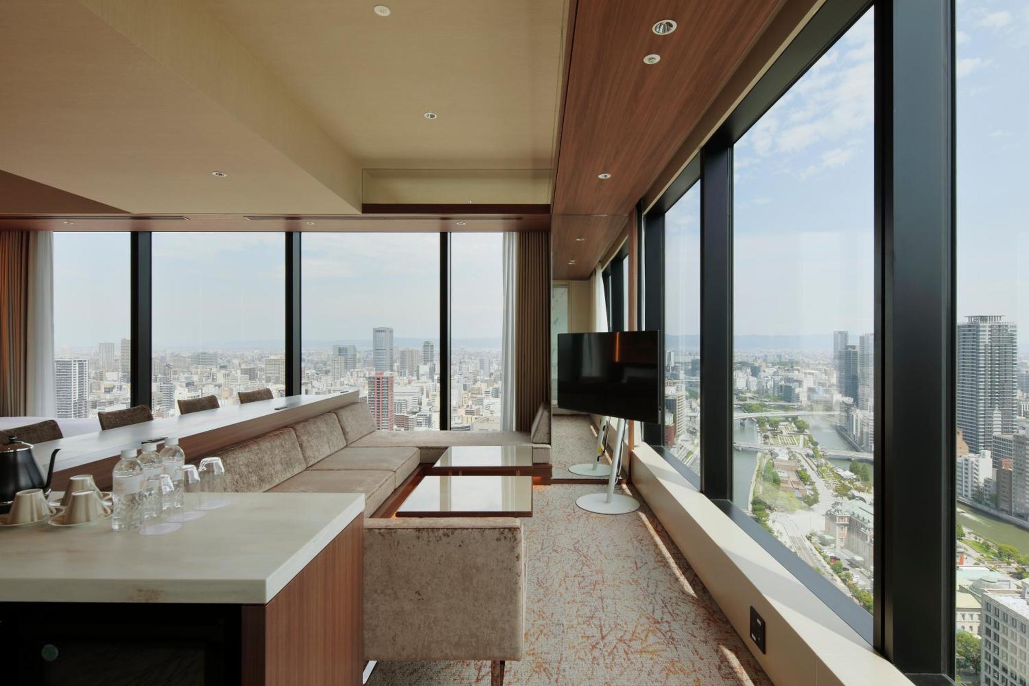 Candeo Hotels Osaka The Tower Exterior photo Sky Bar