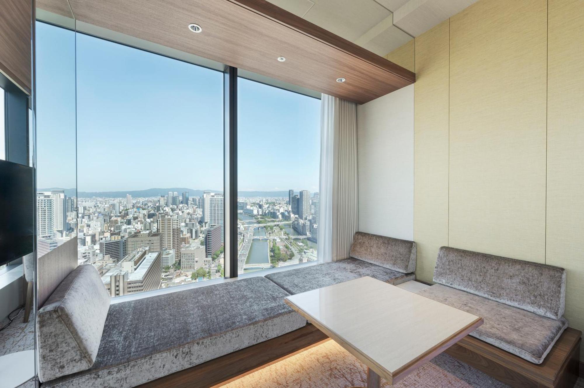 Candeo Hotels Osaka The Tower Exterior photo A room at the hotel