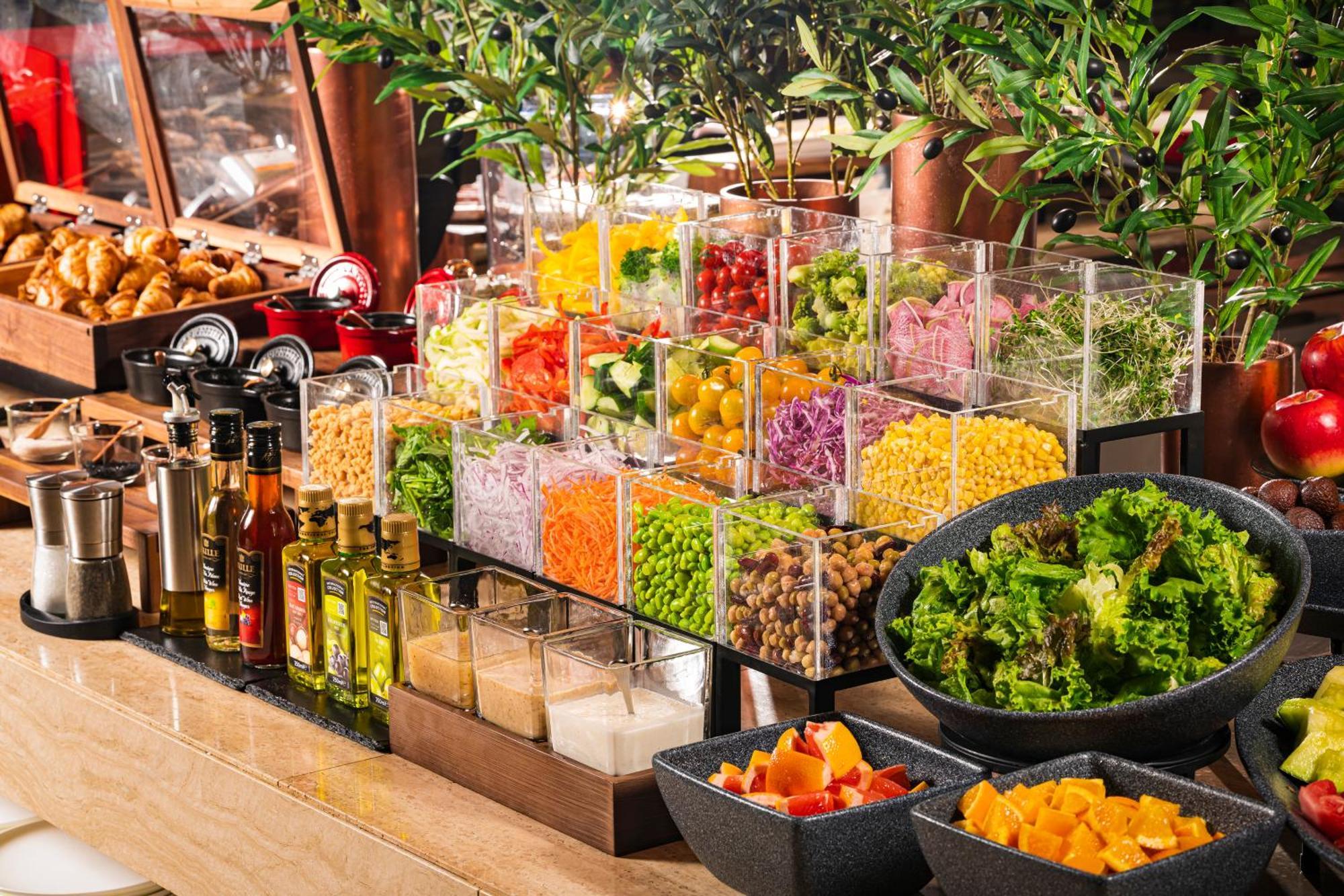 Candeo Hotels Osaka The Tower Exterior photo A salad bar